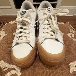 Nike Court Legacy Lift Women's size 9.5